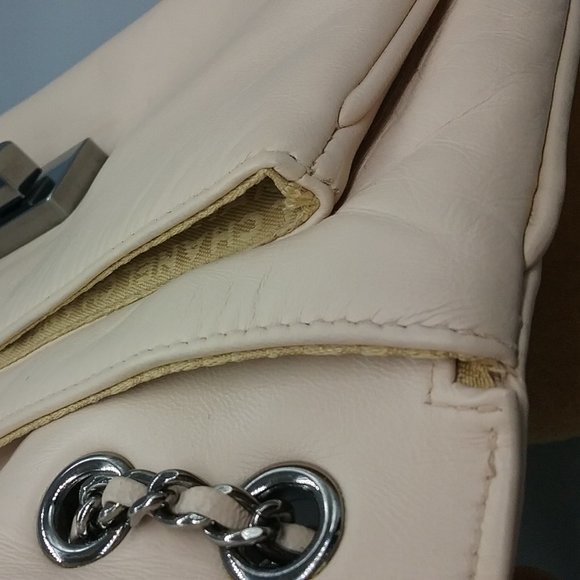 SOLD! 🤑 CHANEL Mademoiselle East West Flap - Picture 17 of 17